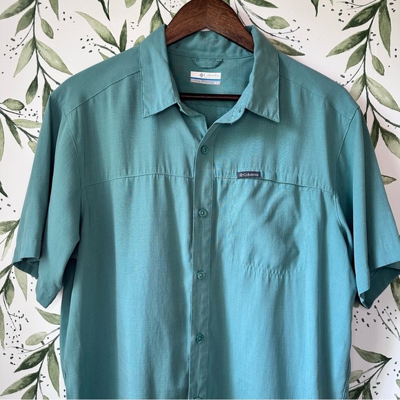Columbia Men’s Modal Button Down Short Sleeve Shirt. Medium. Teal. - Picture 2 of 7